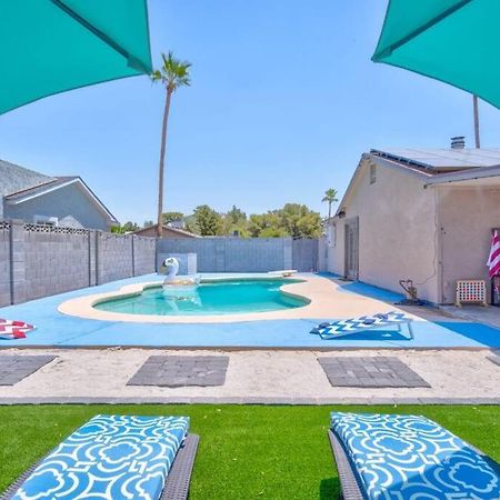 Fab Phx Getaway W/ Pool & Fire Pit Phoenix Exterior foto