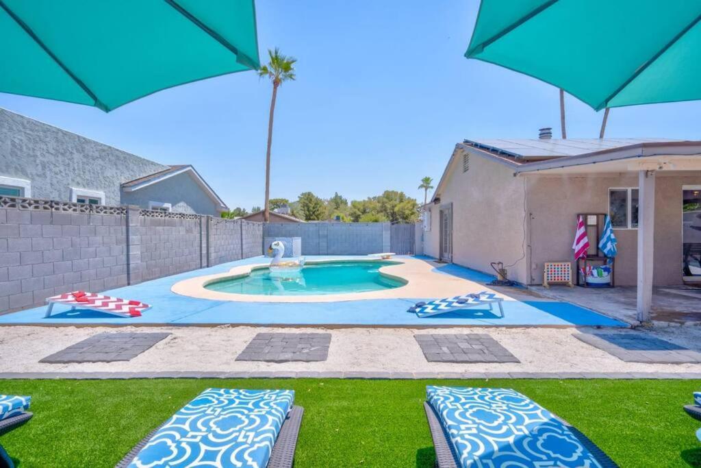 Fab Phx Getaway W/ Pool & Fire Pit Phoenix Exterior foto