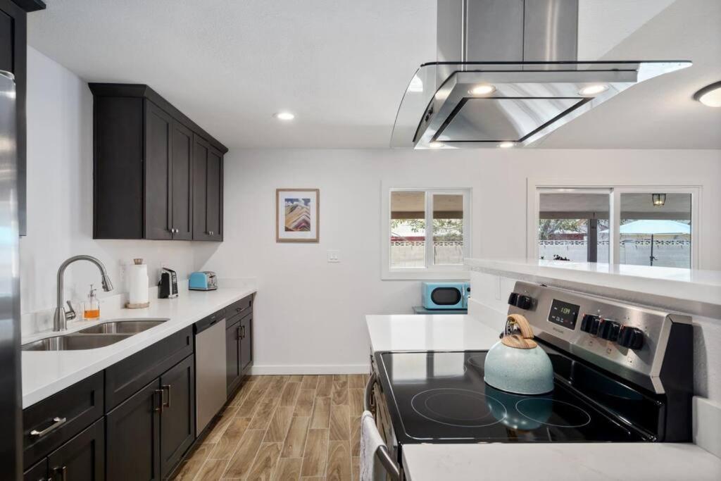 Fab Phx Getaway W/ Pool & Fire Pit Phoenix Exterior foto