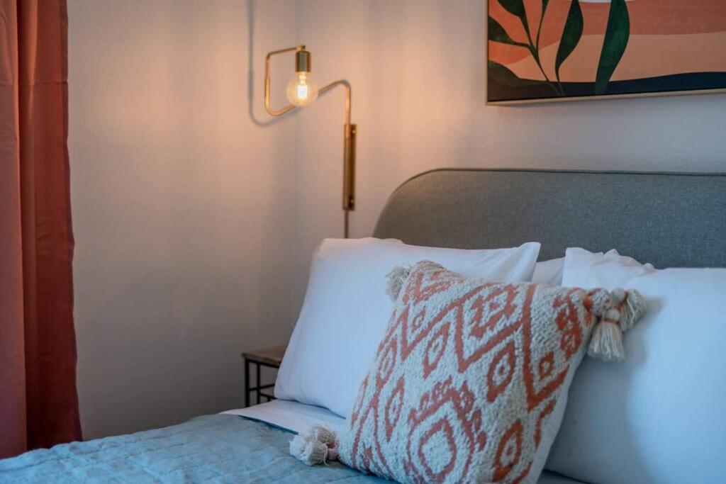 Fab Phx Getaway W/ Pool & Fire Pit Phoenix Exterior foto