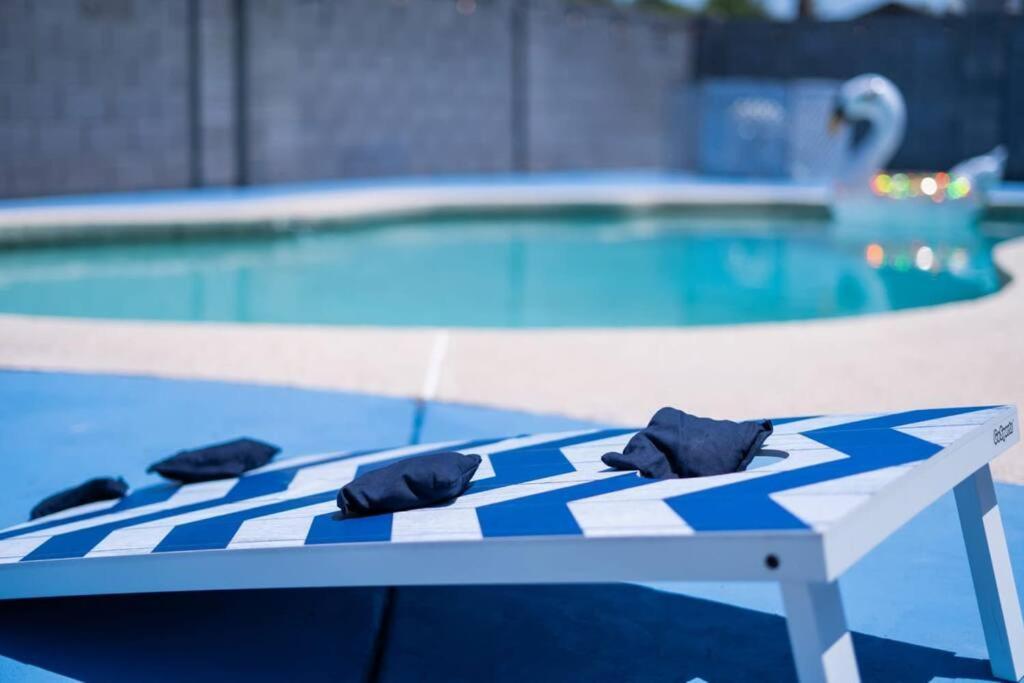 Fab Phx Getaway W/ Pool & Fire Pit Phoenix Exterior foto