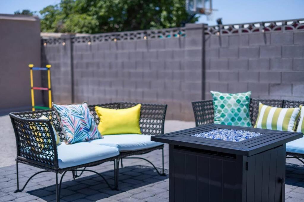 Fab Phx Getaway W/ Pool & Fire Pit Phoenix Exterior foto