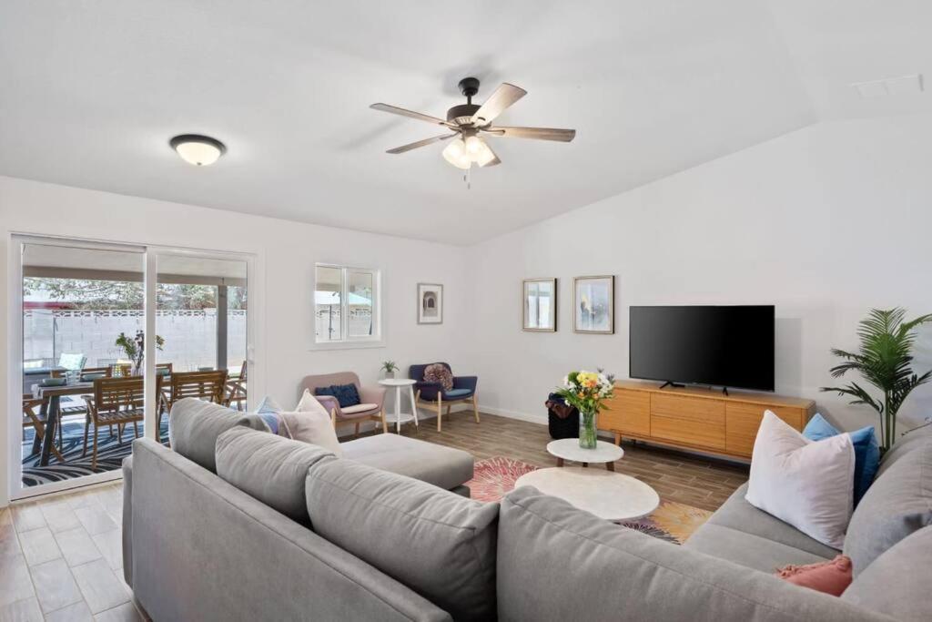 Fab Phx Getaway W/ Pool & Fire Pit Phoenix Exterior foto