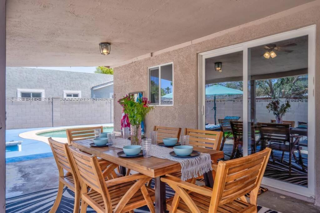 Fab Phx Getaway W/ Pool & Fire Pit Phoenix Exterior foto